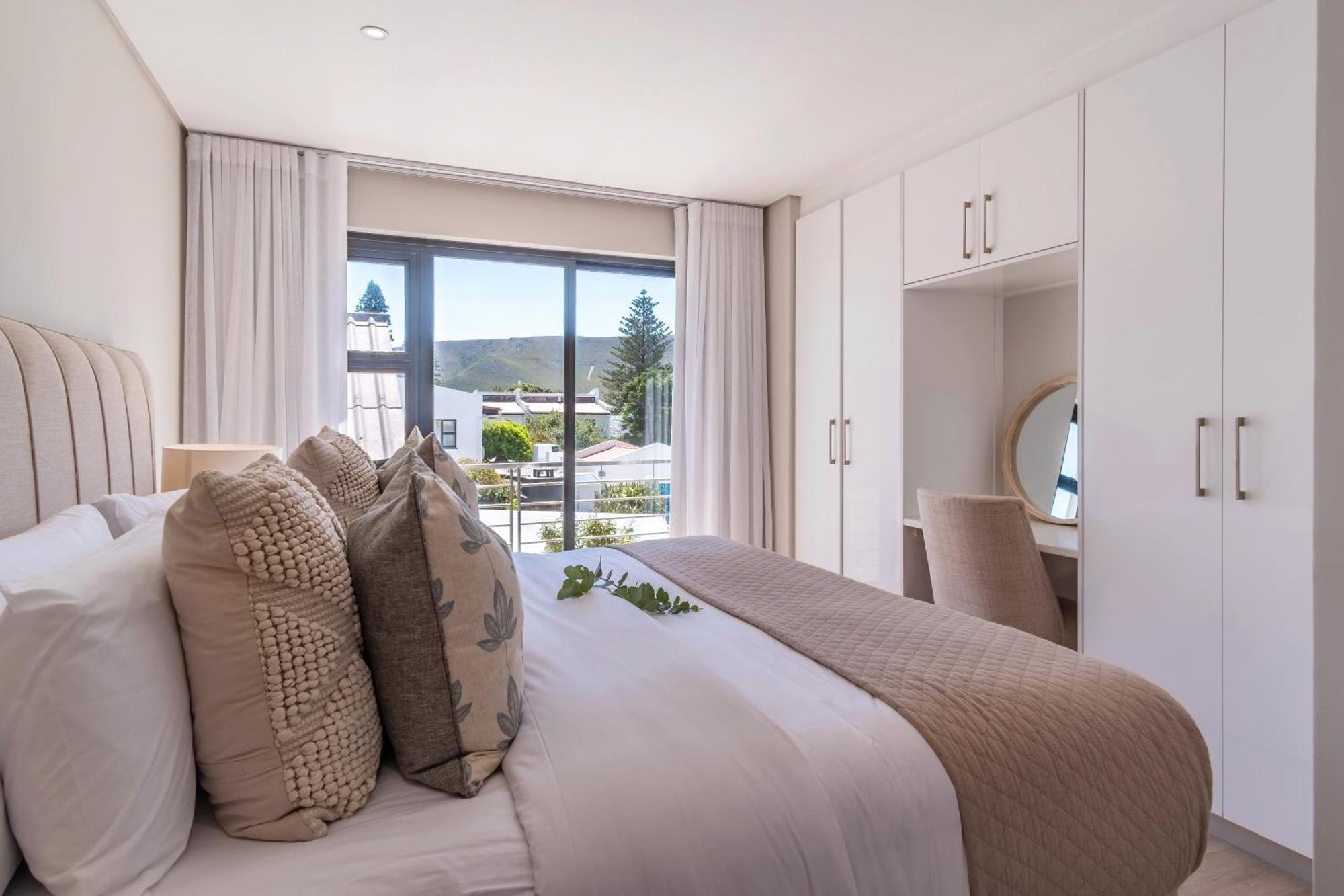 Esplanade Hermanus Bilik gambar