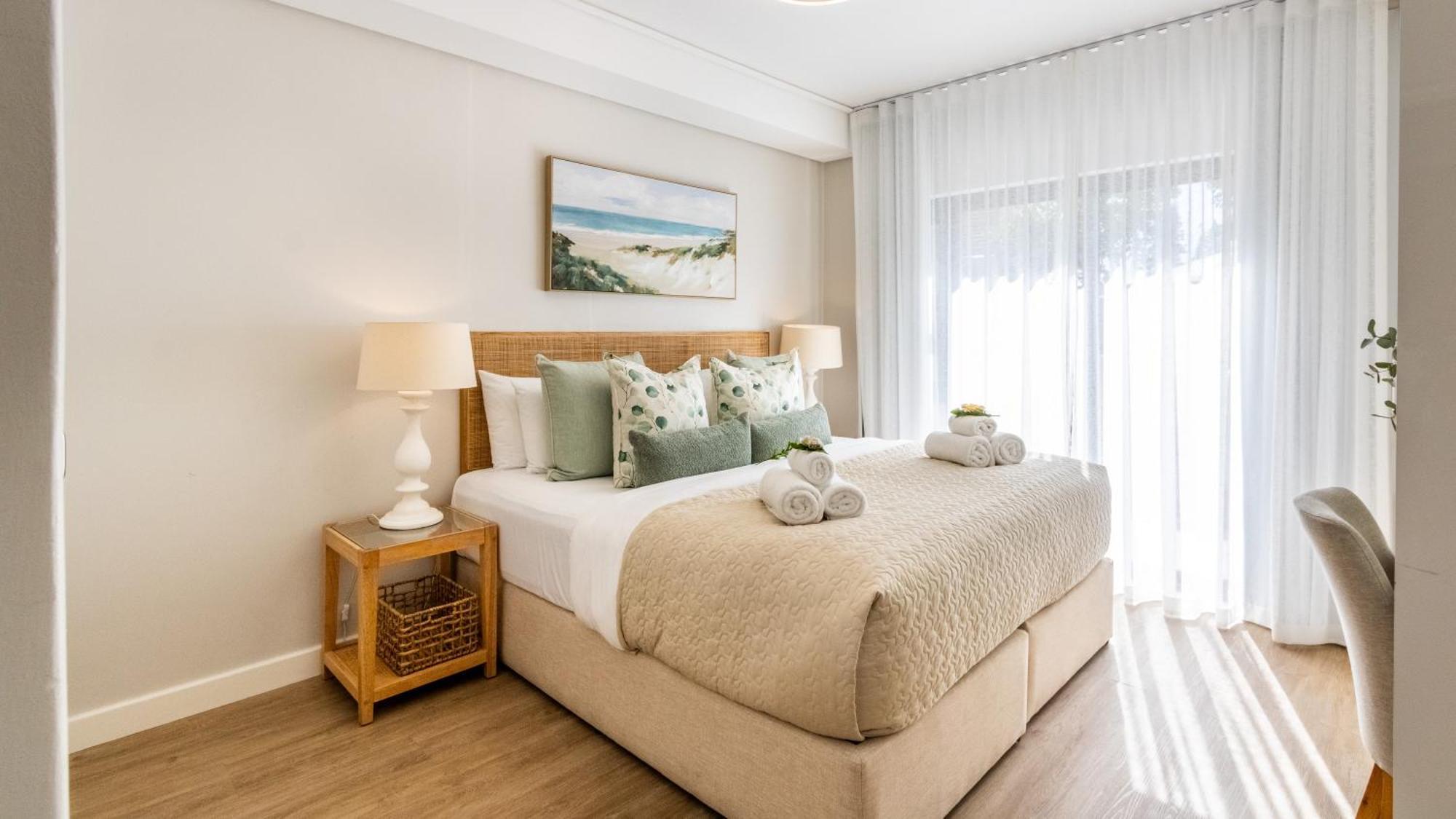 Esplanade Hermanus Bilik gambar